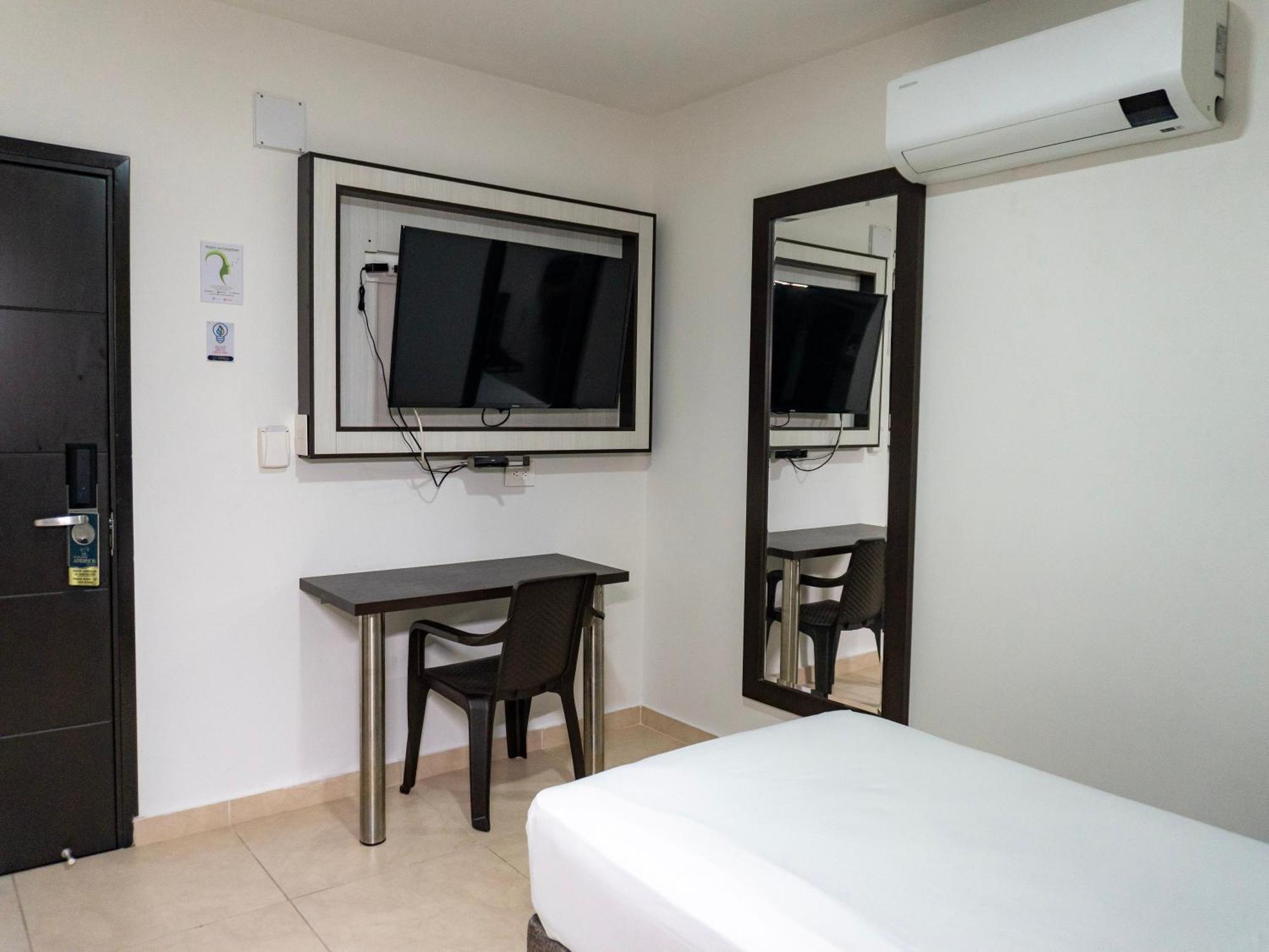Hotel Andinos Plaza Florencia Exterior photo
