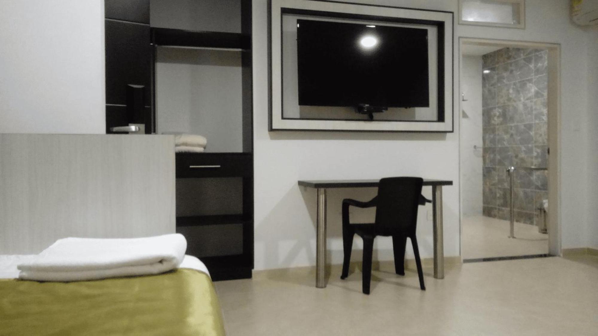 Hotel Andinos Plaza Florencia Exterior photo