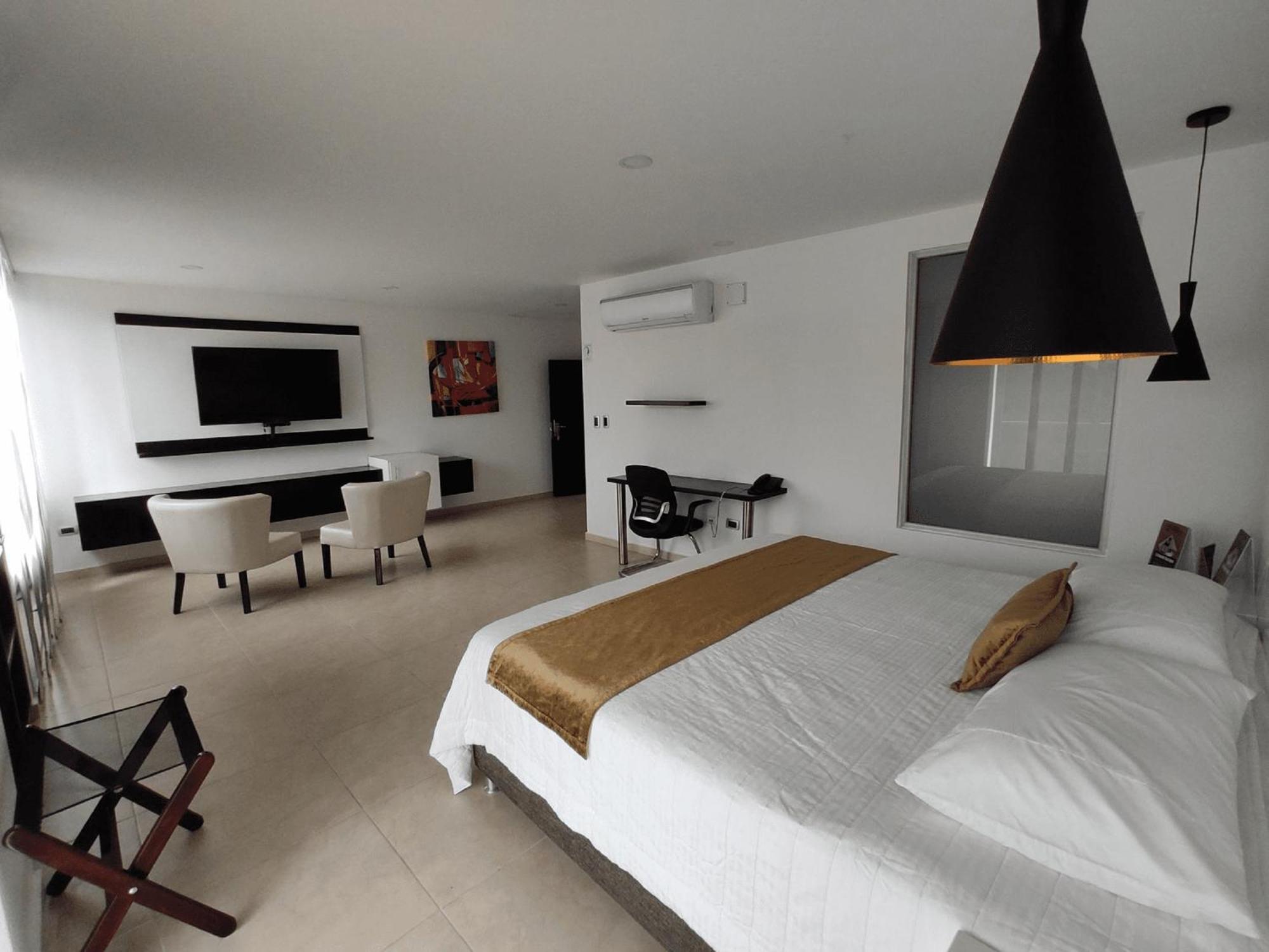 Hotel Andinos Plaza Florencia Exterior photo