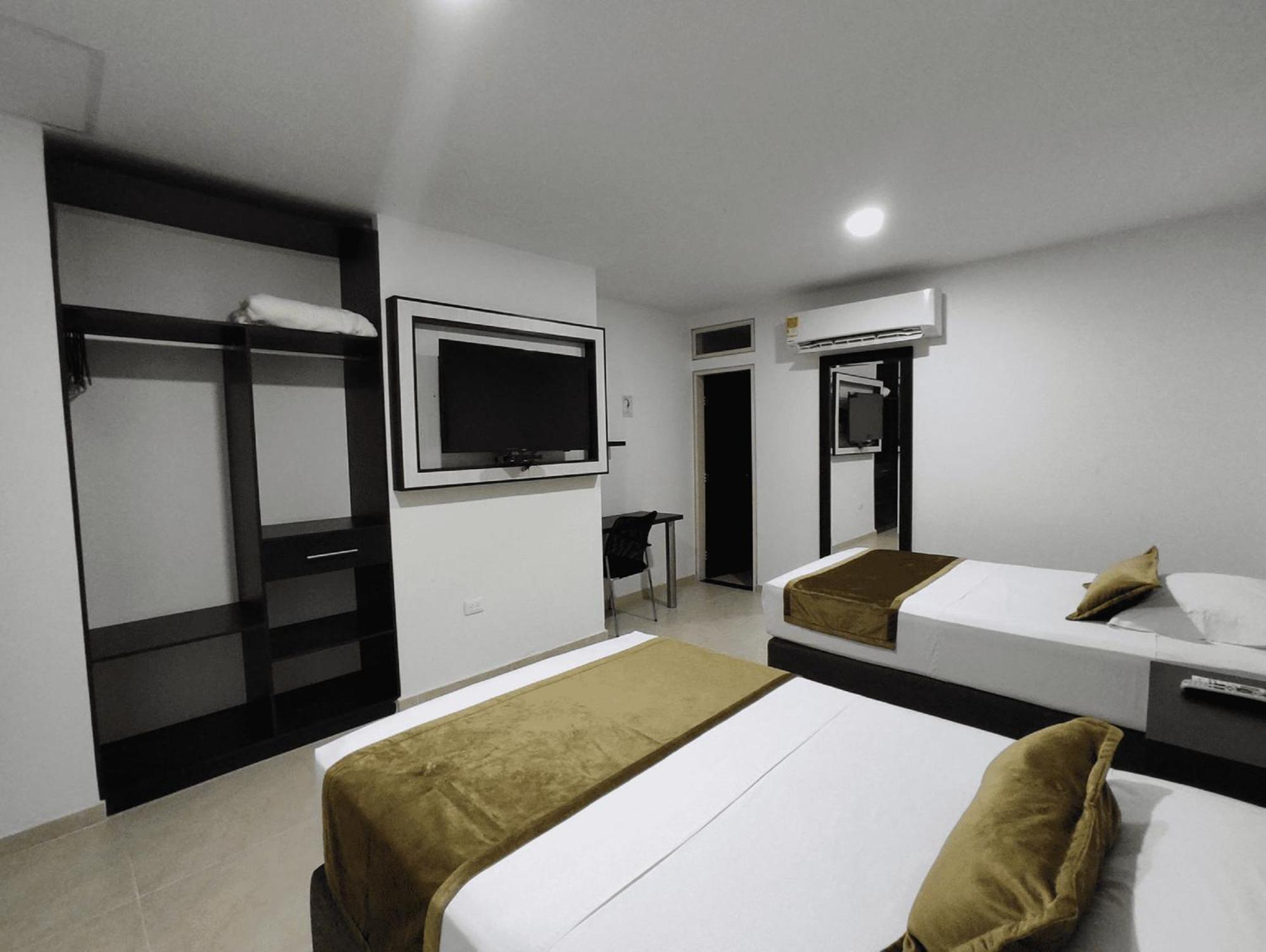 Hotel Andinos Plaza Florencia Exterior photo