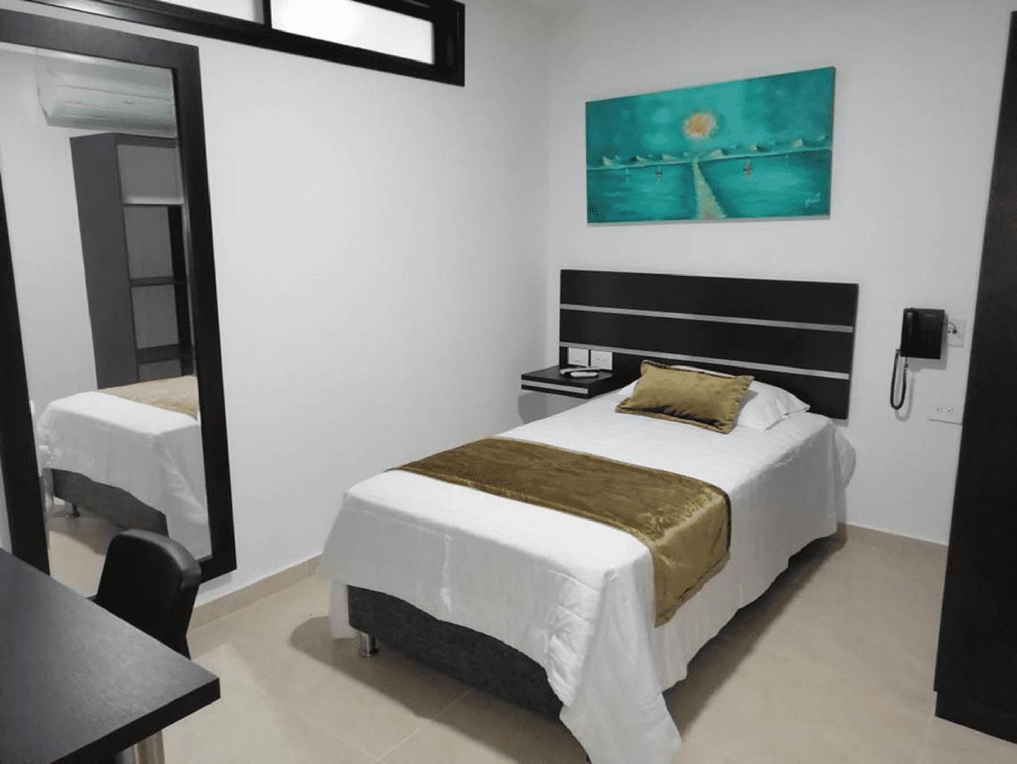 Hotel Andinos Plaza Florencia Exterior photo